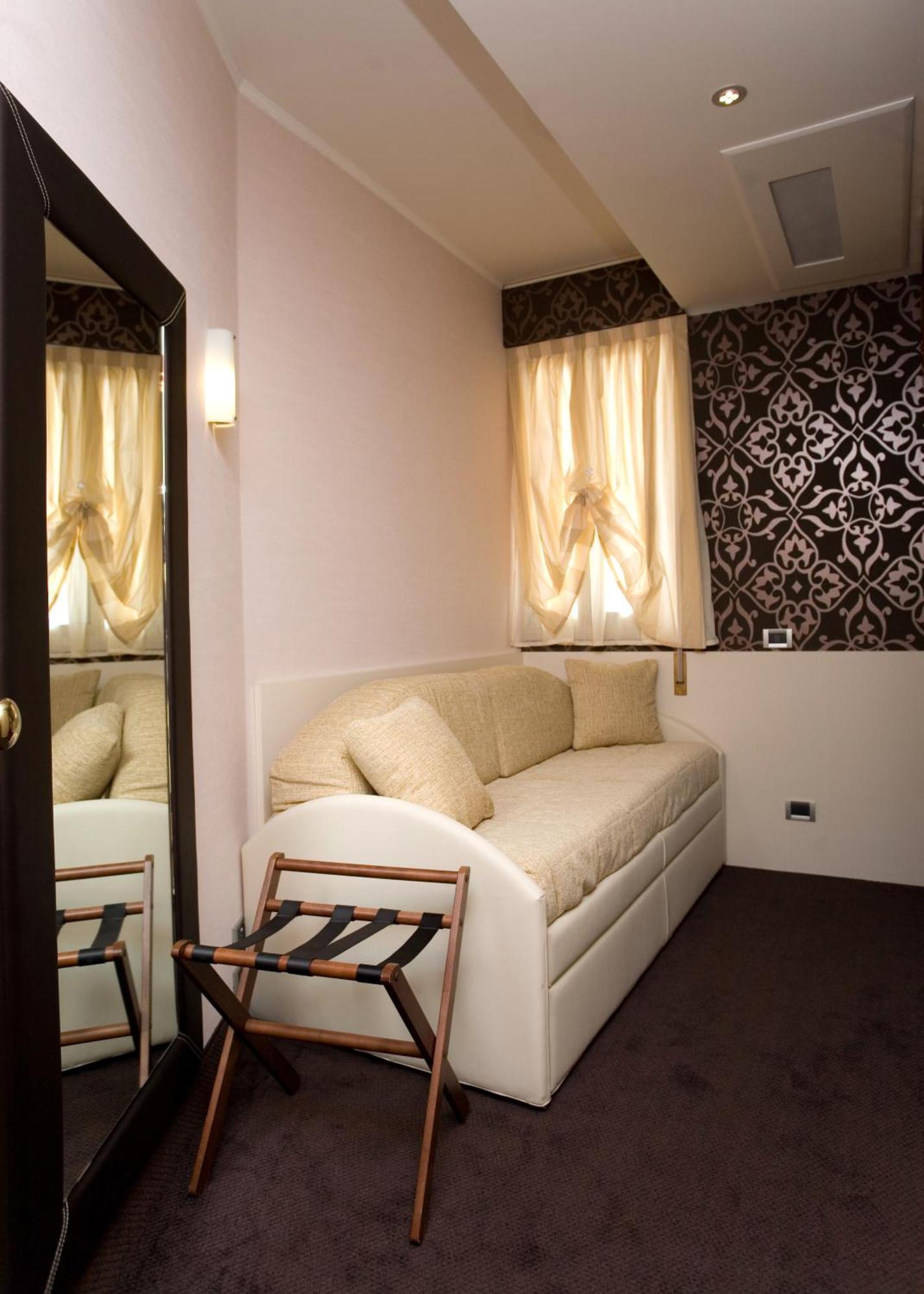 Rivamare Hotel